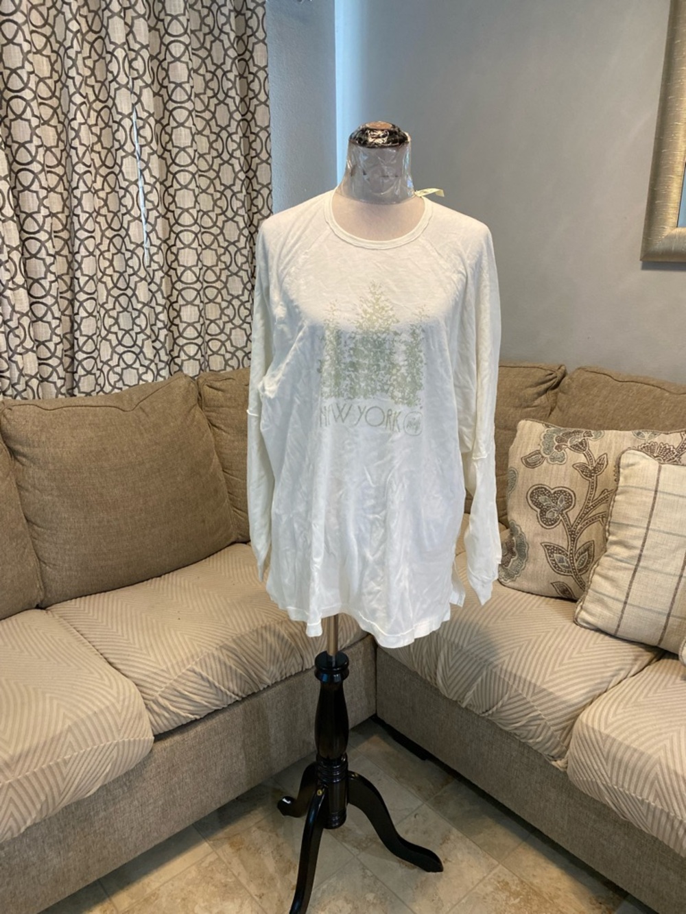 New cream Aerie Large Cozy Long Sleeve Oversized Boyfriend T-Shirt, relaxed - Picture 4 of 10